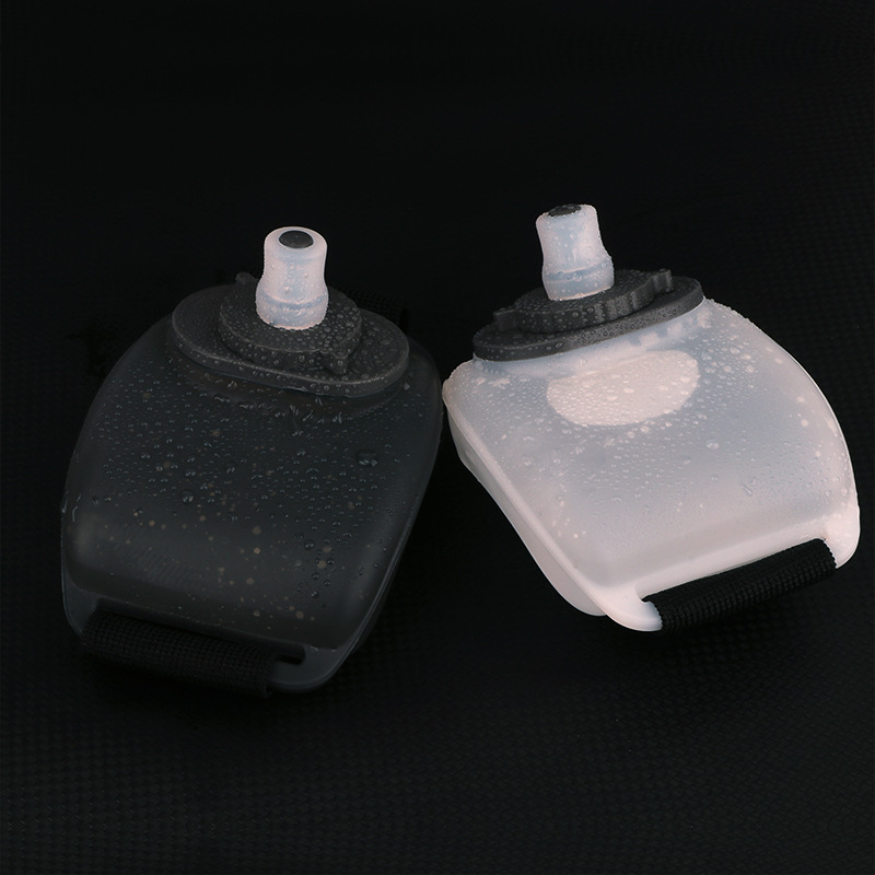 Portable Wrist Water Bottle 200ml – BPA-Free Silicone Sports Kettle for Running, Cycling & Hiking 2 Portable Wrist Water Bottle 200ml – BPA-Free Silicone Sports Kettle for Running, Cycling & Hiking - Image 2