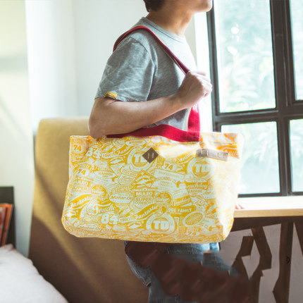 Breathable Pet Travel Carrier | Non-Woven Fabric & Ergonomic Handles