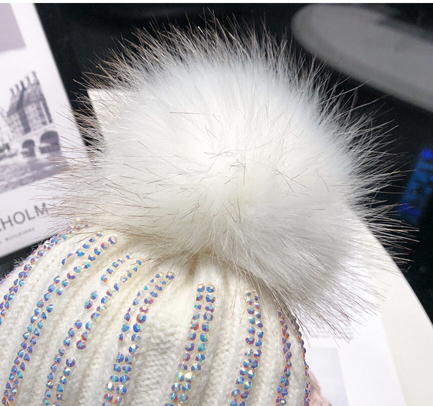 Women's Diamond Knitted Hat | Velvet-Lined Winter Beanie 4 Women's Diamond Knitted Hat | Velvet-Lined Winter Beanie